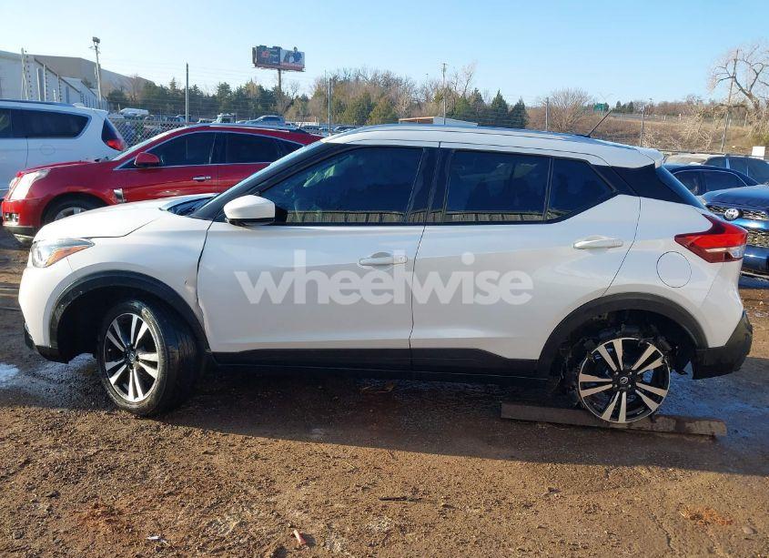 Photo 14 of 2020 Nissan Kicks SV XTRONIC CVT (VIN 3N1CP5CVXLL556677)