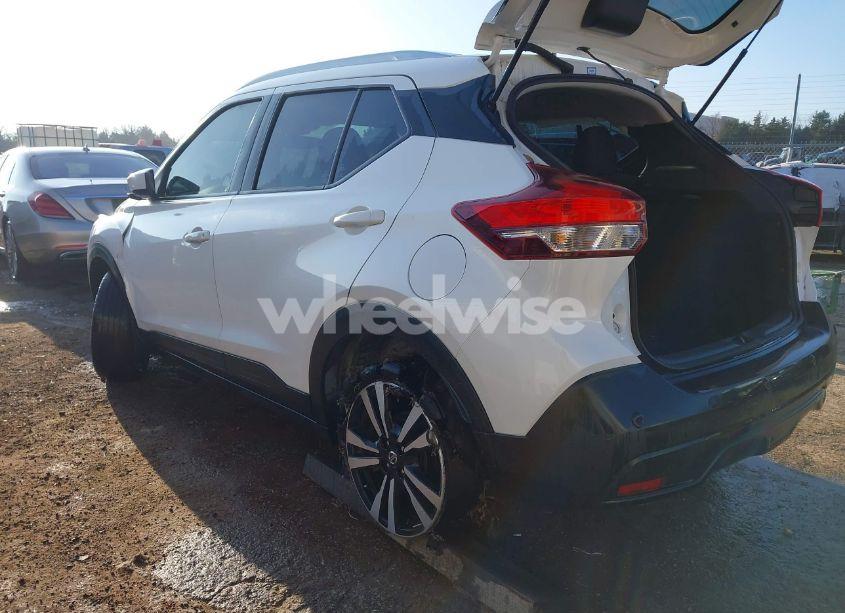 Photo 3 of 2020 Nissan Kicks SV XTRONIC CVT (VIN 3N1CP5CVXLL556677)