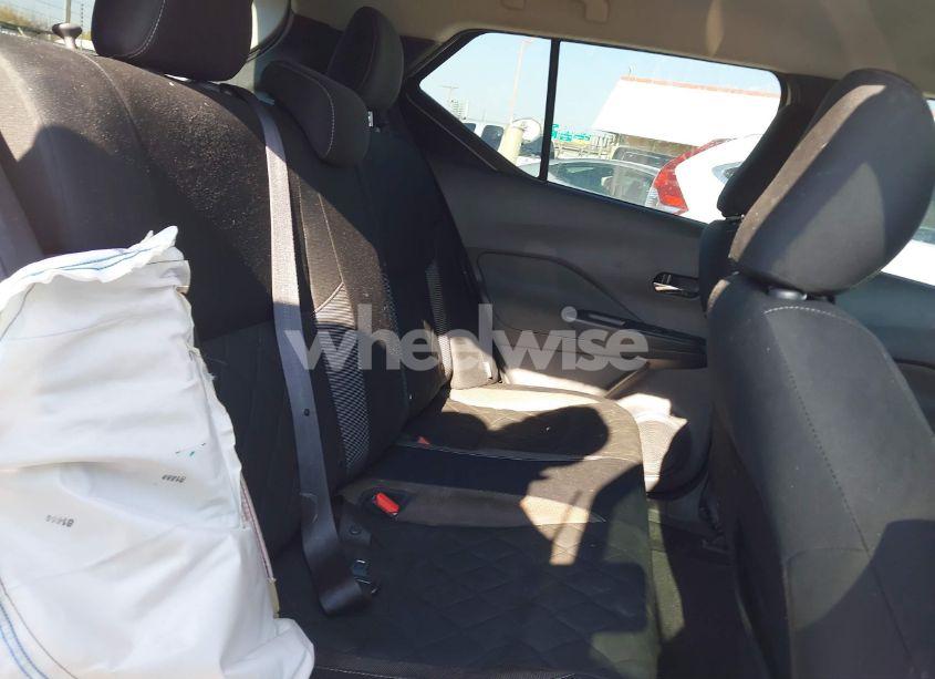 Photo 8 of 2020 Nissan Kicks SV XTRONIC CVT (VIN 3N1CP5CVXLL556677)