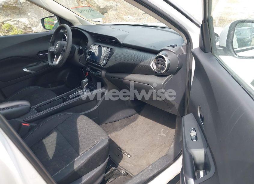 Photo 5 of 2021 Nissan Kicks SV XTRONIC CVT (VIN 3N1CP5CVXML470495)