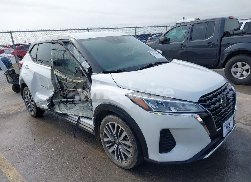 2021 Nissan Kicks SV XTRONIC CVT (VIN 3N1CP5CVXML487104) main photo