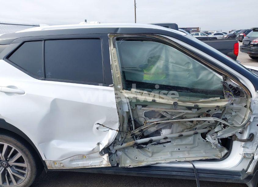 Photo 14 of 2021 Nissan Kicks SV XTRONIC CVT (VIN 3N1CP5CVXML487104)