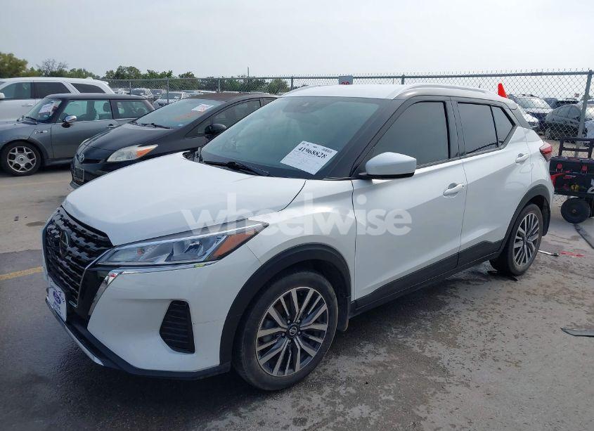 Photo 2 of 2021 Nissan Kicks SV XTRONIC CVT (VIN 3N1CP5CVXML487104)