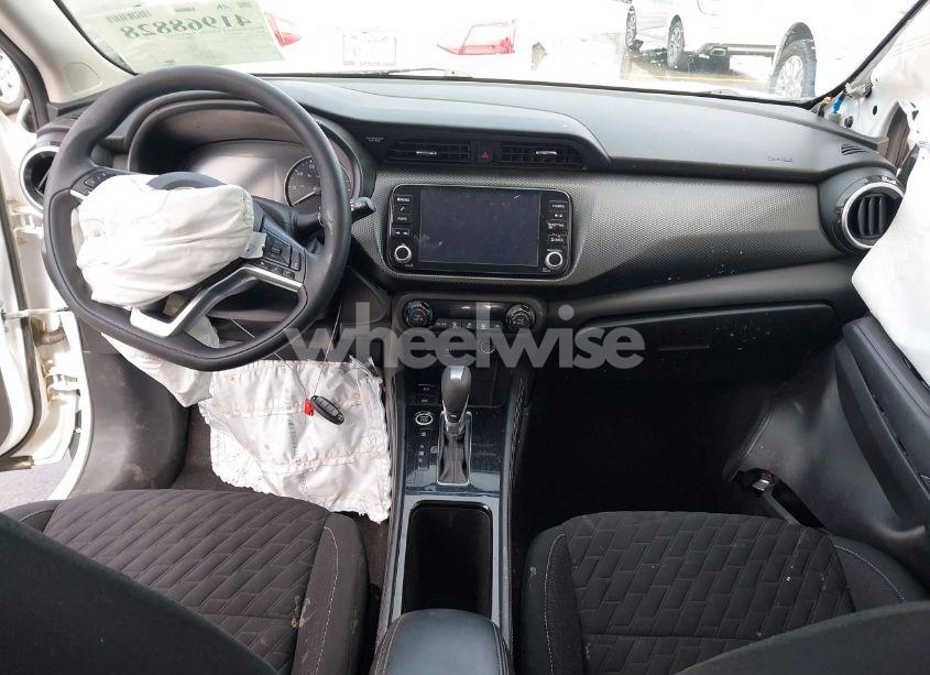 Photo 5 of 2021 Nissan Kicks SV XTRONIC CVT (VIN 3N1CP5CVXML487104)