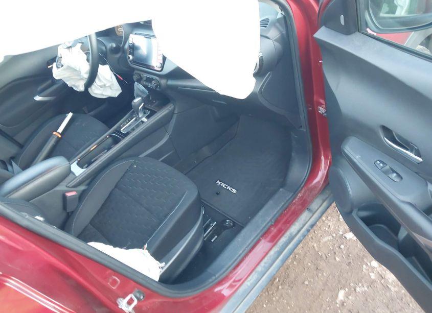 Photo 5 of 2022 Nissan Kicks SV XTRONIC CVT (VIN 3N1CP5CVXNL531975)