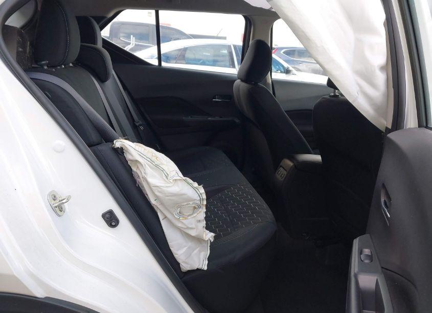 Photo 8 of 2023 Nissan Kicks SV XTRONIC CVT (VIN 3N1CP5CVXPL555230)