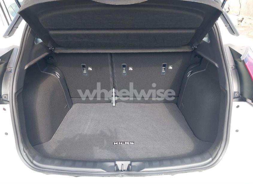 Photo 8 of 2024 Nissan Kicks SR (VIN 3N1CP5DV1RL539290)