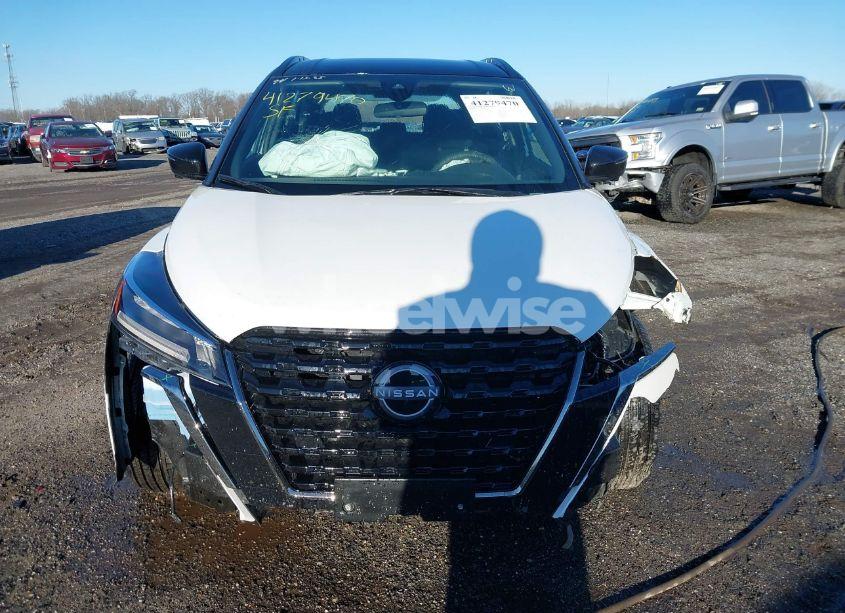 Photo 12 of 2024 Nissan Kicks SR XTRONIC CVT (VIN 3N1CP5DV1RL551794)