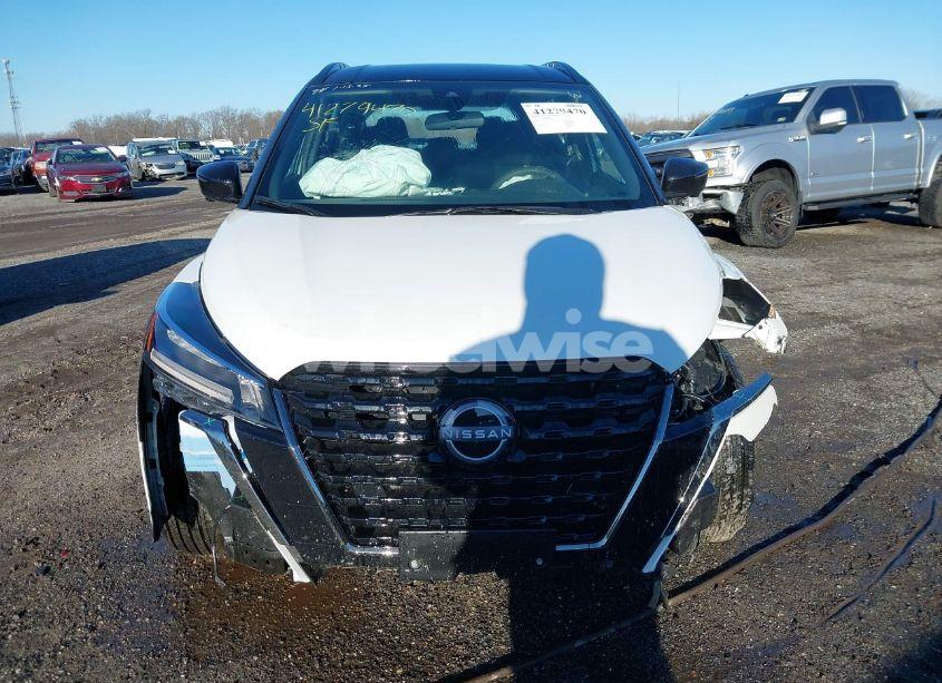 Photo 6 of 2024 Nissan Kicks SR XTRONIC CVT (VIN 3N1CP5DV1RL551794)