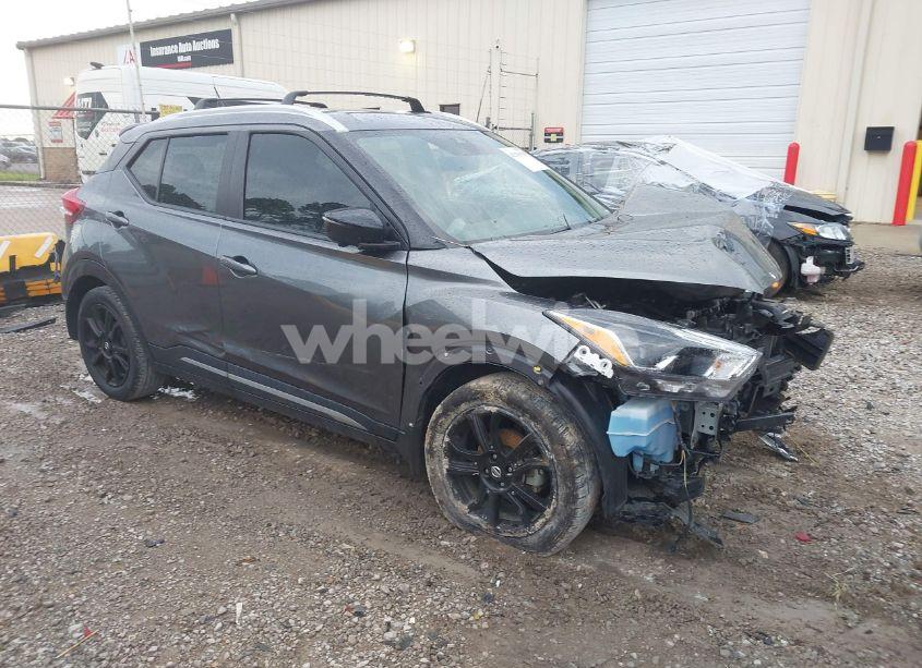2020 Nissan Kicks SR XTRONIC CVT (VIN 3N1CP5DV3LL565977) main photo