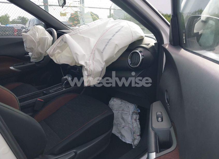 Photo 5 of 2023 Nissan Kicks SR XTRONIC CVT (VIN 3N1CP5DV3PL549557)