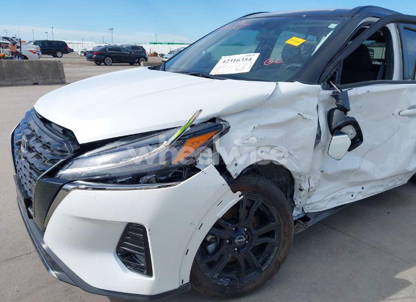 Photo 6 of 2024 Nissan Kicks SR XTRONIC CVT (VIN 3N1CP5DV4RL539932)