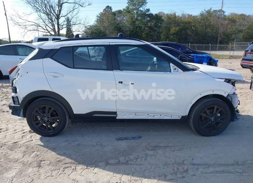 Photo 13 of 2024 Nissan Kicks SR XTRONIC CVT (VIN 3N1CP5DV5RL529975)