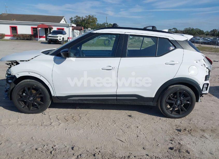Photo 14 of 2024 Nissan Kicks SR XTRONIC CVT (VIN 3N1CP5DV5RL529975)