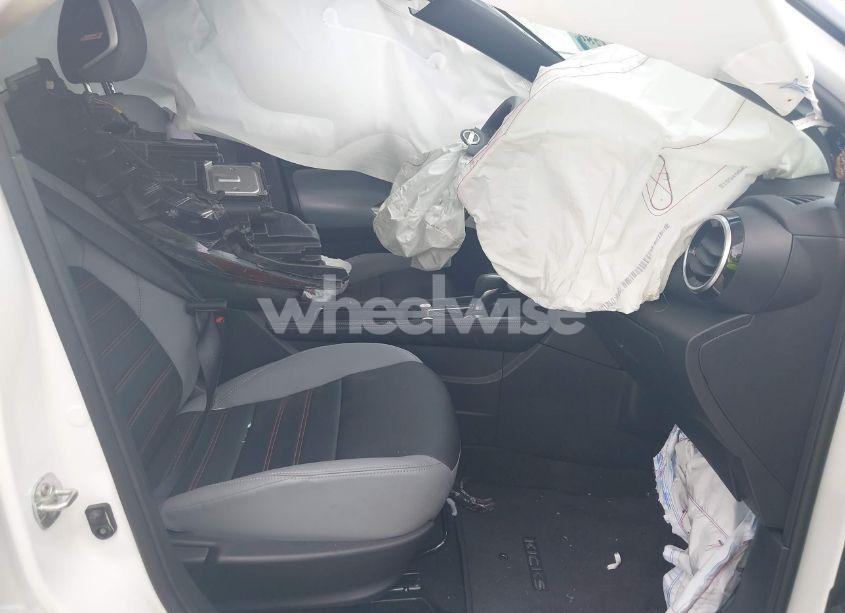 Photo 5 of 2023 Nissan Kicks SR XTRONIC CVT (VIN 3N1CP5DV6PL570998)