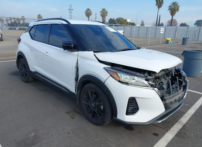 2022 Nissan Kicks SR XTRONIC CVT (VIN 3N1CP5DV7NL516302) main photo