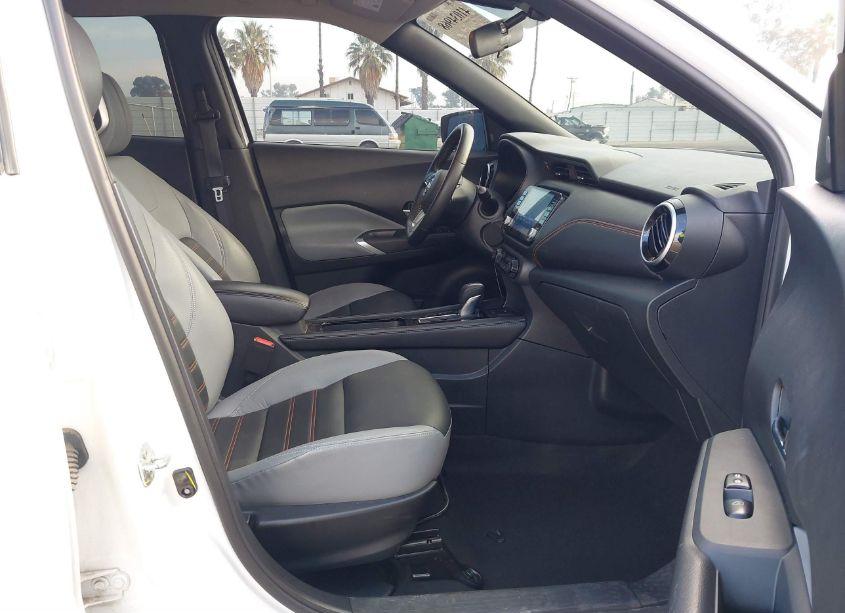 Photo 5 of 2022 Nissan Kicks SR XTRONIC CVT (VIN 3N1CP5DV7NL516302)