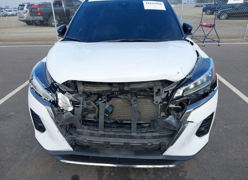 Photo 6 of 2022 Nissan Kicks SR XTRONIC CVT (VIN 3N1CP5DV7NL516302)