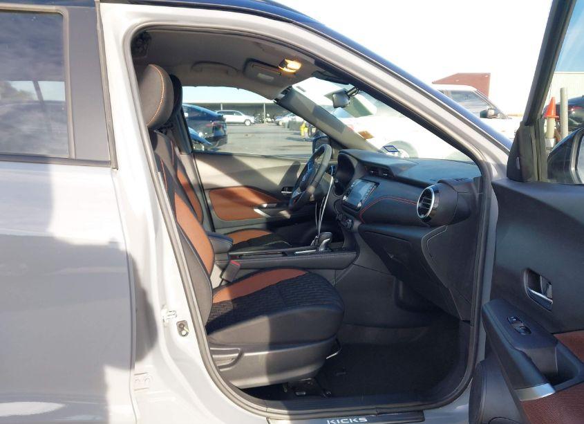 Photo 5 of 2023 Nissan Kicks SR XTRONIC CVT (VIN 3N1CP5DV8PL471101)