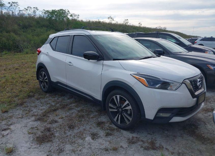 2020 Nissan Kicks SR XTRONIC CVT (VIN 3N1CP5DVXLL527808) main photo