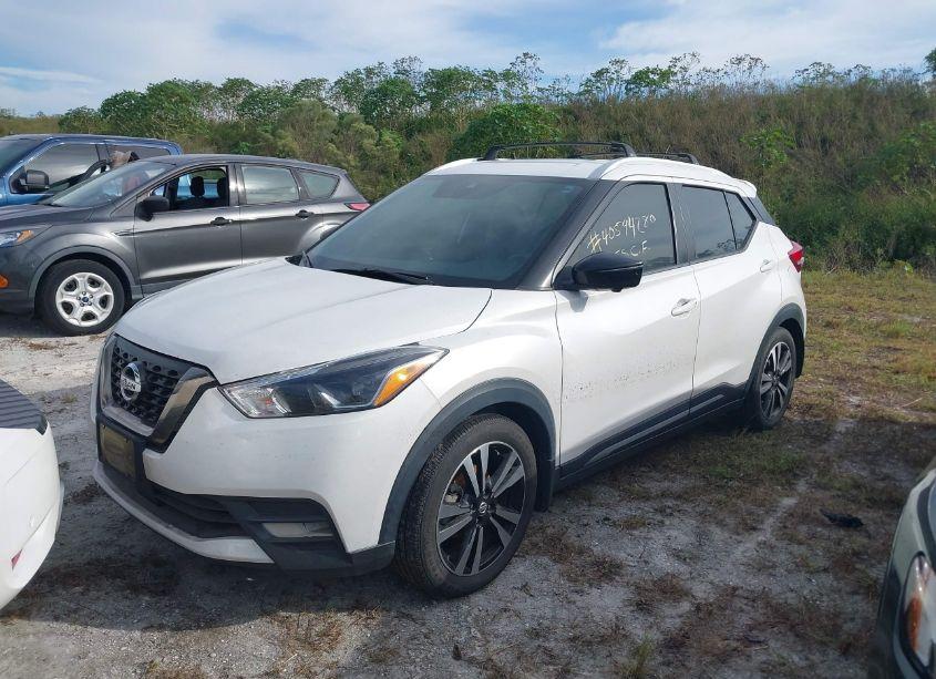 Photo 2 of 2020 Nissan Kicks SR XTRONIC CVT (VIN 3N1CP5DVXLL527808)