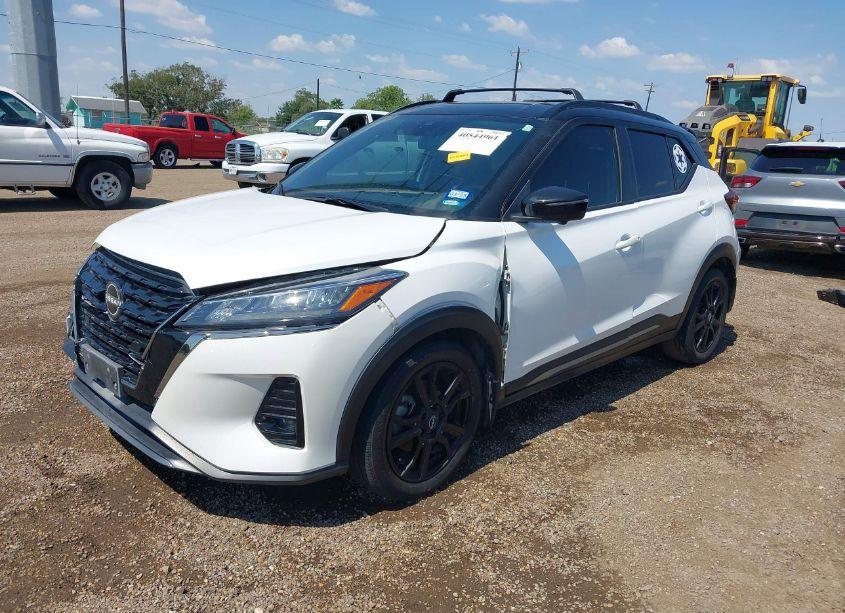 Photo 2 of 2022 Nissan Kicks SR XTRONIC CVT (VIN 3N1CP5DVXNL500238)