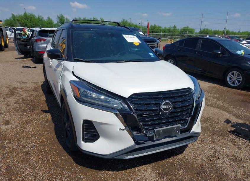 Photo 6 of 2022 Nissan Kicks SR XTRONIC CVT (VIN 3N1CP5DVXNL500238)