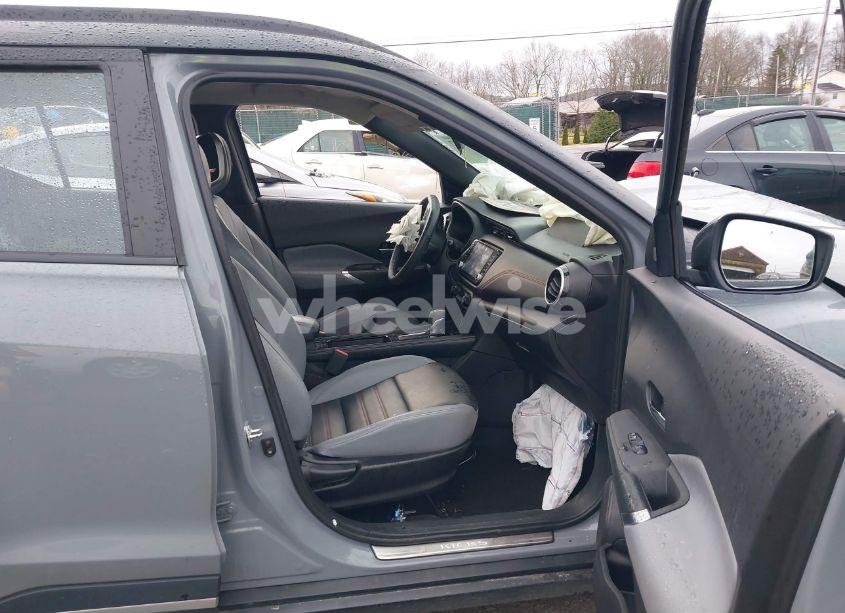 Photo 5 of 2022 Nissan Kicks SR XTRONIC CVT (VIN 3N1CP5DVXNL503219)