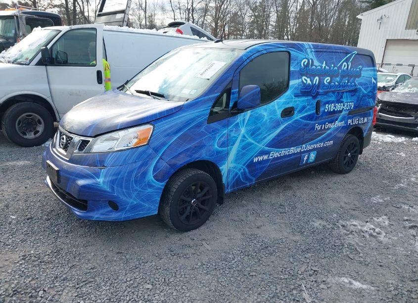 Photo 2 of 2016 Nissan Nv200 SV (VIN 3N6CM0KN1GK696524)