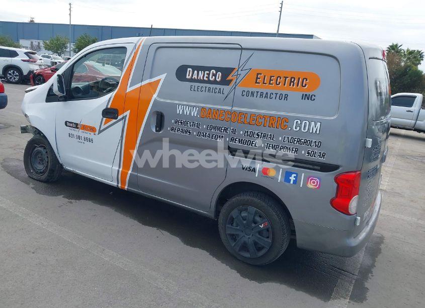 Photo 3 of 2015 Nissan Nv200 SV (VIN 3N6CM0KN8FK727671)