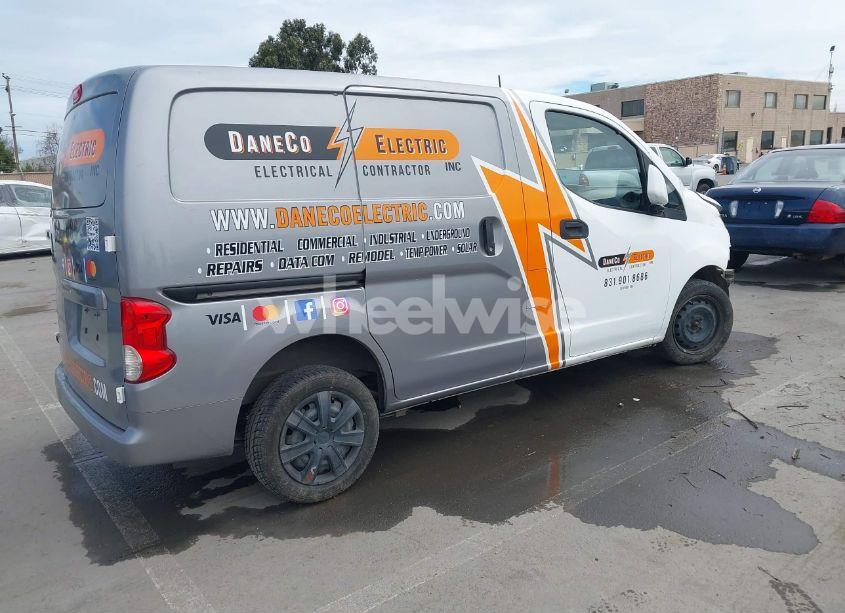 Photo 4 of 2015 Nissan Nv200 SV (VIN 3N6CM0KN8FK727671)