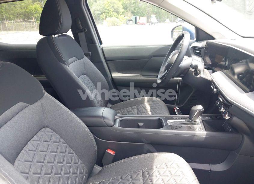 Photo 5 of 2025 Nissan Kicks SV FWD (VIN 3N8AP6CA5SL302921)