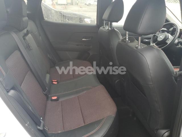 Photo 2 of 2025 NISSAN KICKS SR N/A (VIN 3N8AP6DB5SL318429)