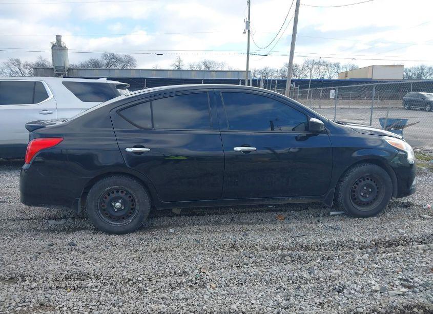 Photo 13 of 2015 Nissan Versa (VIN 3NICN7AP5FL935970)