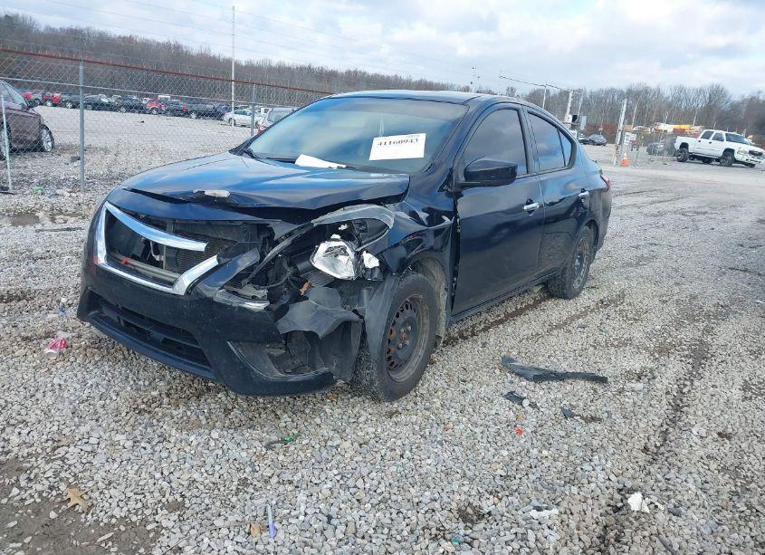 Photo 2 of 2015 Nissan Versa (VIN 3NICN7AP5FL935970)