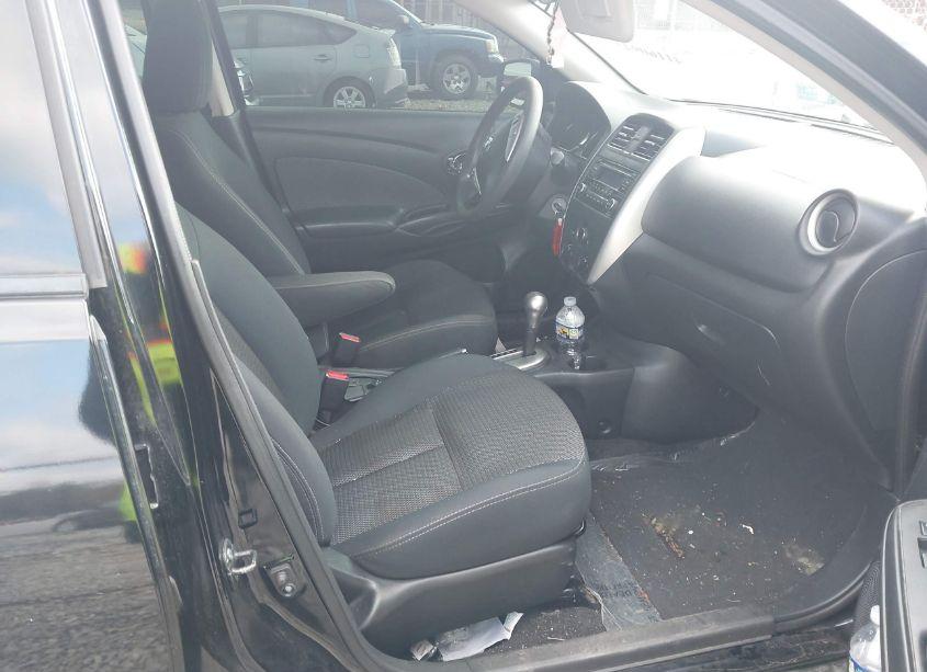 Photo 5 of 2015 Nissan Versa (VIN 3NICN7AP5FL935970)