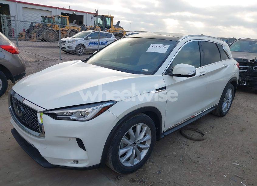 Photo 2 of 2019 Infiniti Qx50 ESSENTIAL (VIN 3PCAJ5M10KF125635)