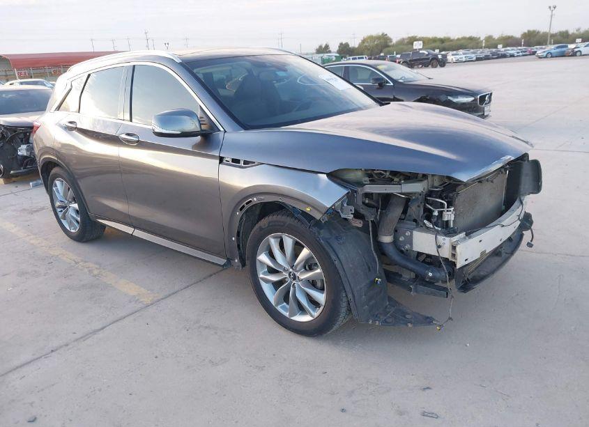 2019 Infiniti Qx50 LUXE (VIN 3PCAJ5M16KF138535) main photo