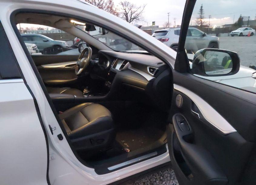 Photo 5 of 2019 Infiniti Qx50 ESSENTIAL (VIN 3PCAJ5M31KF123149)