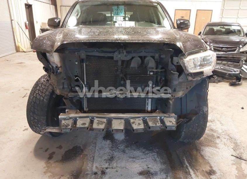 Photo 6 of 2016 Toyota Tacoma SR5 V6 (VIN 3TMAZ5CN0GM013952)