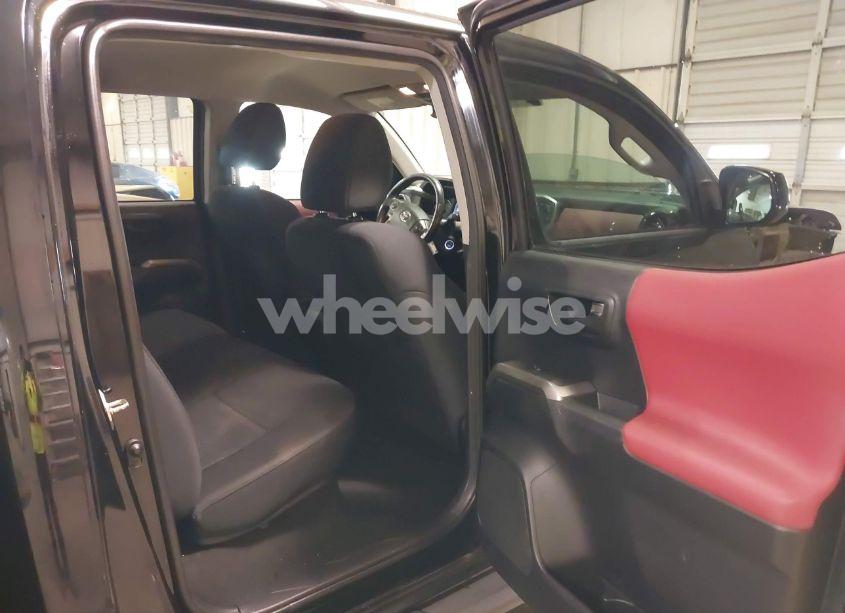 Photo 8 of 2016 Toyota Tacoma SR5 V6 (VIN 3TMAZ5CN0GM013952)