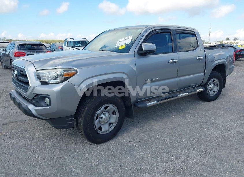Photo 2 of 2016 Toyota Tacoma SR5 V6 (VIN 3TMAZ5CN0GM019914)