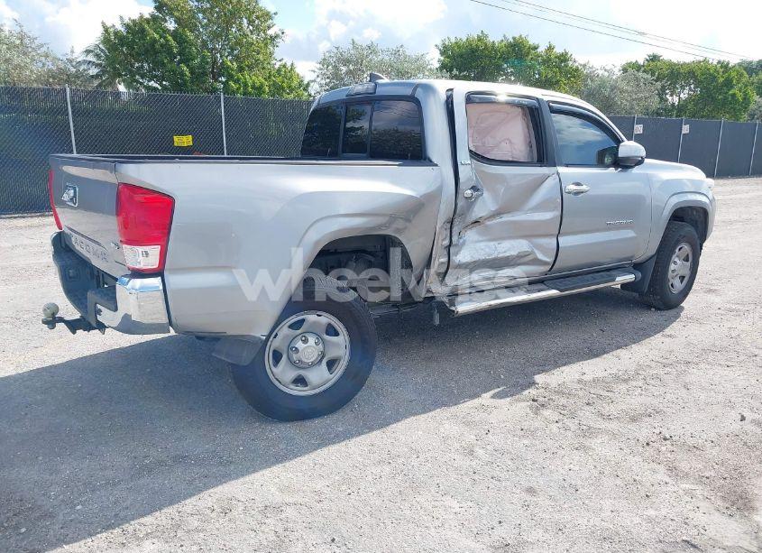 Photo 4 of 2016 Toyota Tacoma SR5 V6 (VIN 3TMAZ5CN0GM019914)