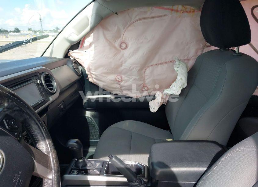 Photo 5 of 2016 Toyota Tacoma SR5 V6 (VIN 3TMAZ5CN0GM019914)