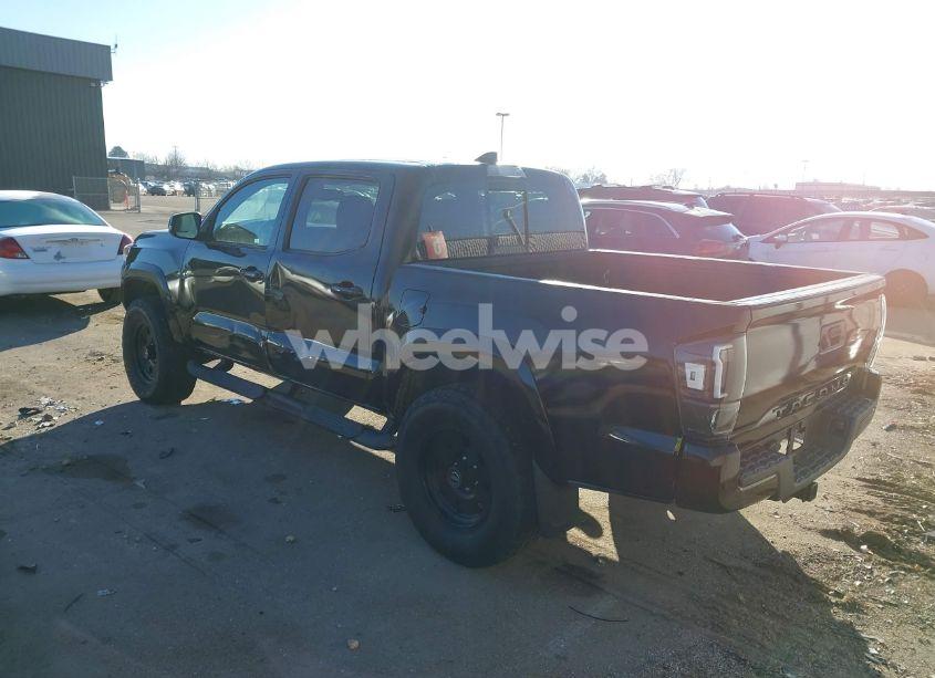 Photo 3 of 2017 Toyota Tacoma TRD SPORT (VIN 3TMAZ5CN0HM039064)