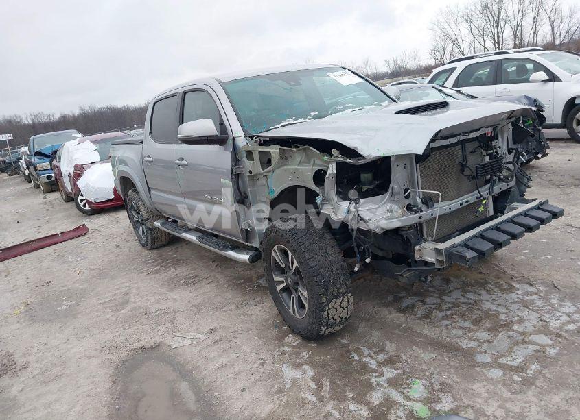 2018 Toyota Tacoma (VIN 3TMAZ5CN0JM058249) main photo