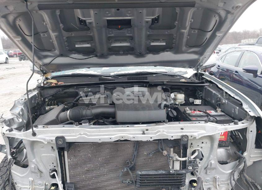 Photo 10 of 2018 Toyota Tacoma (VIN 3TMAZ5CN0JM058249)