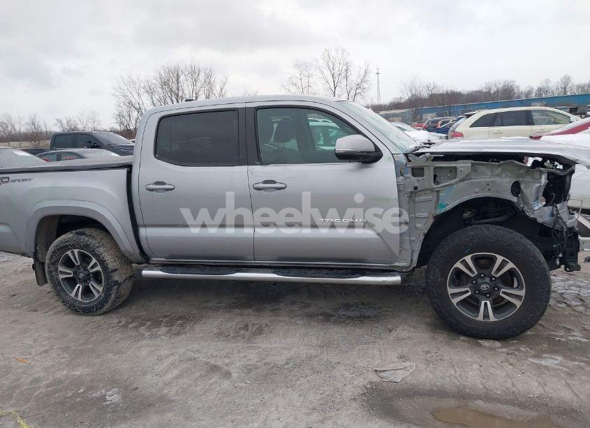 Photo 14 of 2018 Toyota Tacoma (VIN 3TMAZ5CN0JM058249)