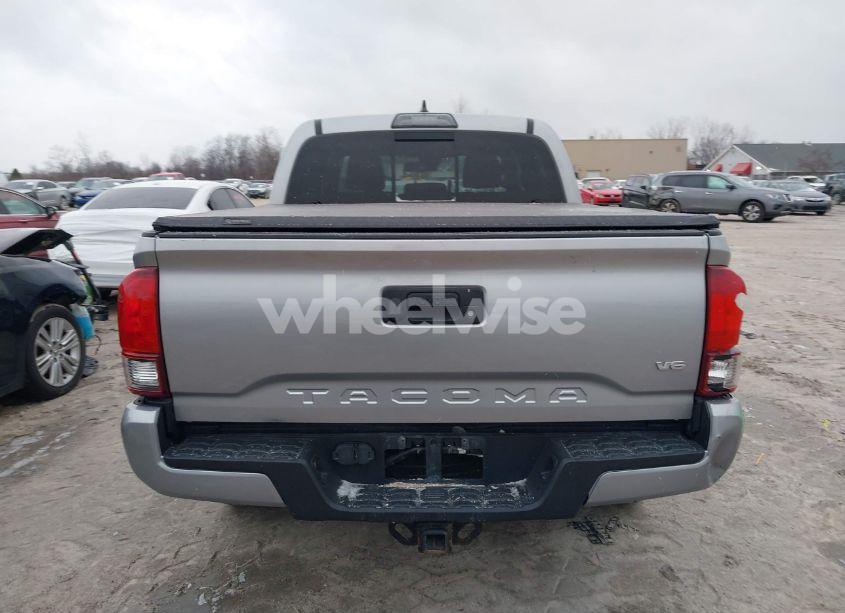 Photo 17 of 2018 Toyota Tacoma (VIN 3TMAZ5CN0JM058249)