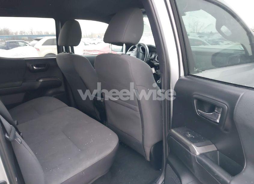 Photo 8 of 2018 Toyota Tacoma (VIN 3TMAZ5CN0JM058249)